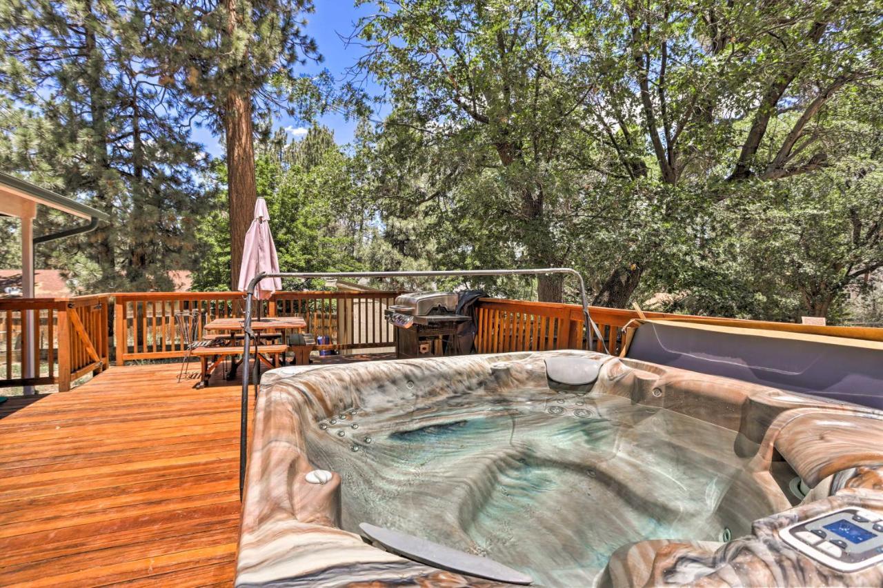 Big Bear Cabin With Deck And Hot Tub, Near Resorts! Big Bear Lake Exteriör bild