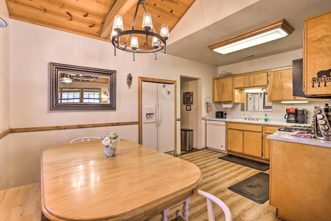 Big Bear Cabin With Deck And Hot Tub, Near Resorts! Big Bear Lake Exteriör bild